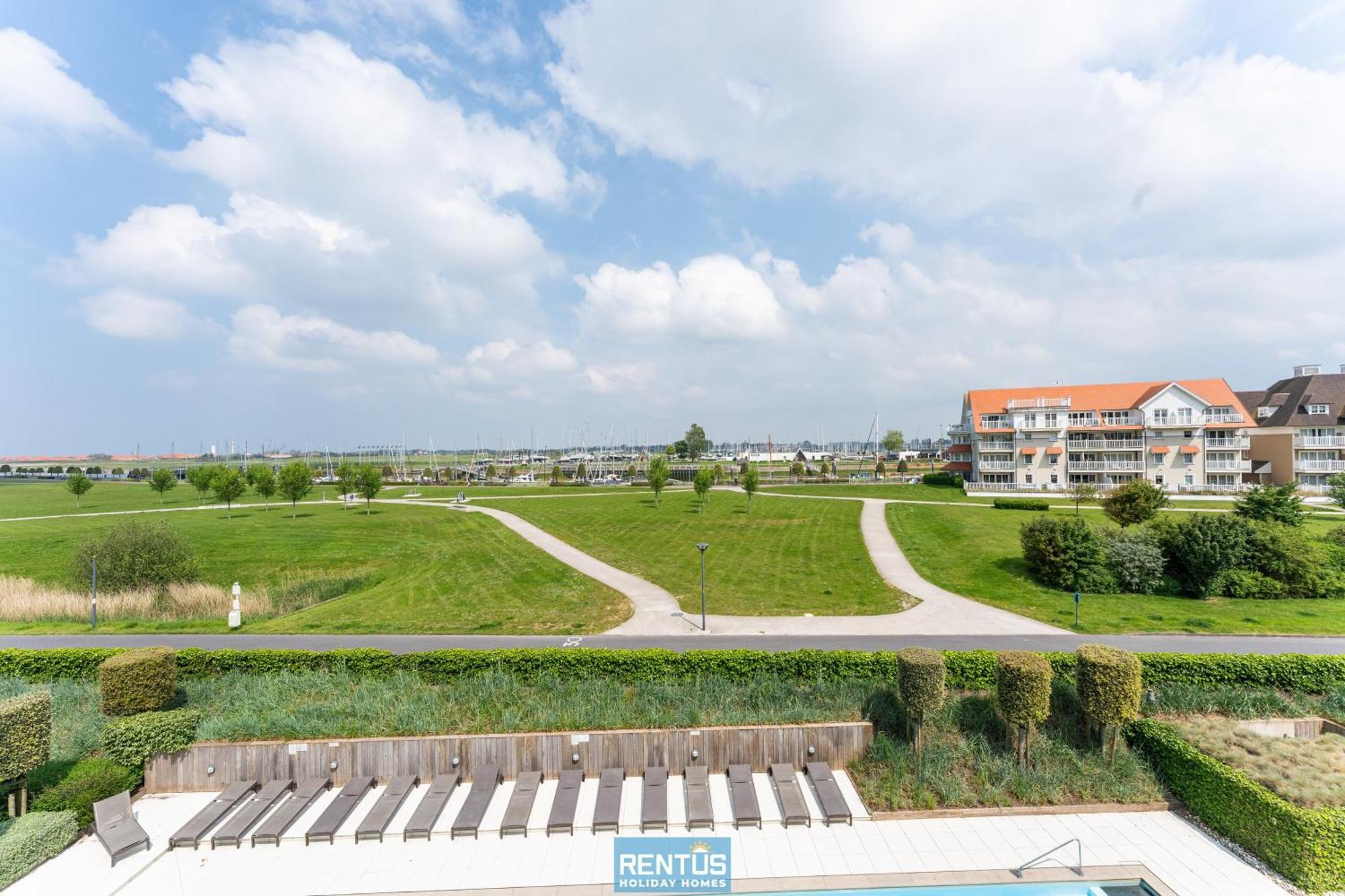 Seange - With Beautiful View And Many Facilities Nieuport